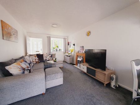 3 bedroom detached house to rent - Photo 3