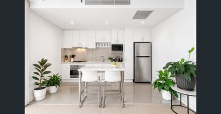 Oversized Apartment In The Heart Of Convenience - Photo 5