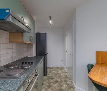 2 bedroom terraced house to rent - Photo 3