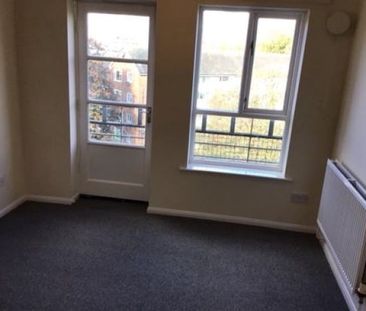 1 Bed Flat, Hermon Street, NG7 - Photo 2