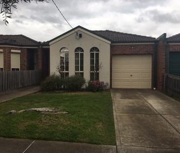 4A Olive Grove, Airport West VIC 3042 - Photo 3