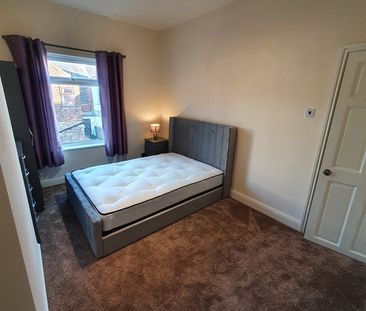 3 Bed End Terrace, Edale Avenue, M40 - Photo 5