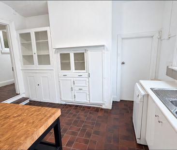 Spacious Four-Bedroom Family Home with Multiple Living Areas in Prime St Kilda Location - Photo 6