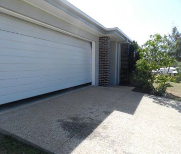 Beautiful Spacious and Well presented - Photo 6