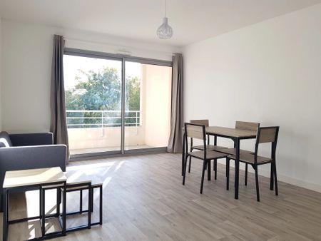 Location Appartement 2 pièces 38m² LA ROCHELLE 17000 - Photo 2