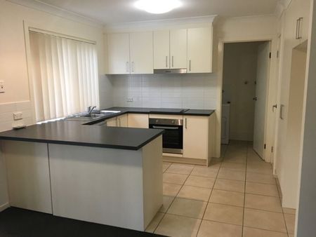 For Lease: Modern Townhouse Living in a Convenient Eagleby Location - Photo 2