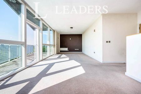 2 bedroom flat to rent - Photo 2