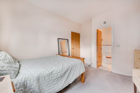 2 Bed Flat, Horatio House, SW19 - Photo 5