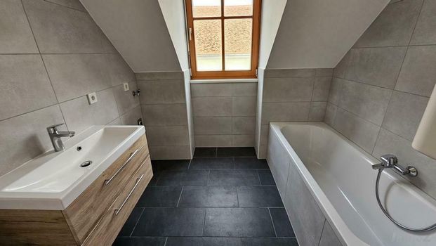 Dachgeschosswohnung - Miete in 8350 Fehring - Photo 1