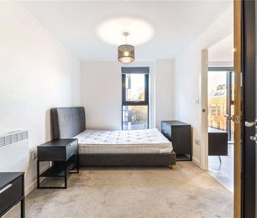 Parking included! Sizeable two double bedroom apartment in the Down... - Photo 5