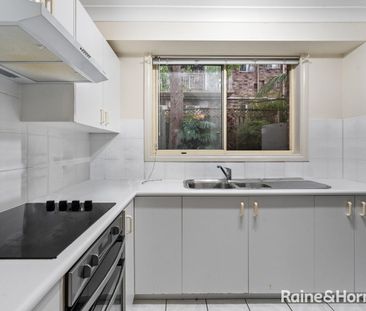 2/5 Moore Street, West Gosford, NSW 2250 - Photo 2