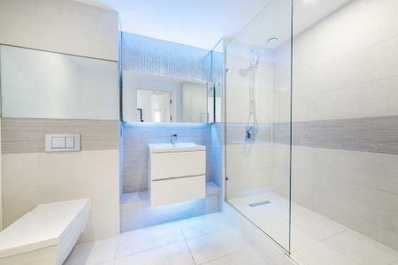 3 bedroom flat to rent - Photo 5