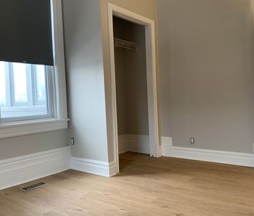 For Lease - 172 Dunlop Street, Barrie, Ontario - Photo 4