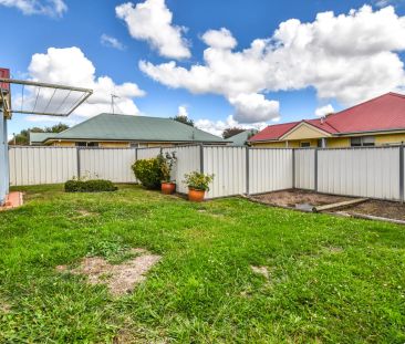 2/119 Edward Street, - Photo 1