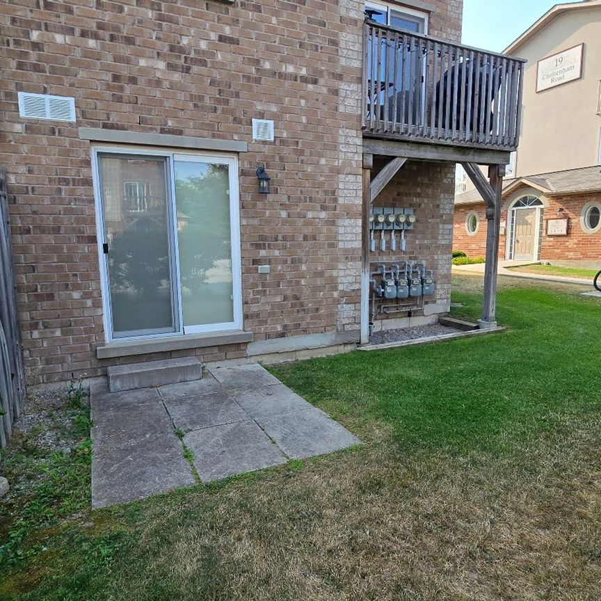 17 Cheltenham Road - Unit 1, Barrie ON L4M0G7 - Photo 1
