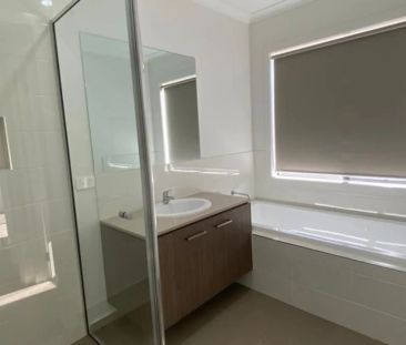 Spacious Family Excellence in Westbrook Estate - Photo 6