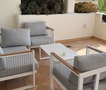 2 Bedroom Apartment For Rent in Selwo, Málaga - Photo 4