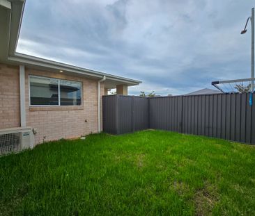 Private & Light-Filled - Photo 4