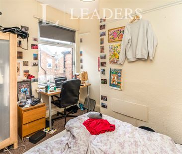 3 bedroom house to rent Olivia Grove, Manchester, M14 - Photo 4