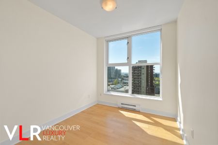 Condo in North Vancouver, BC - Photo 5