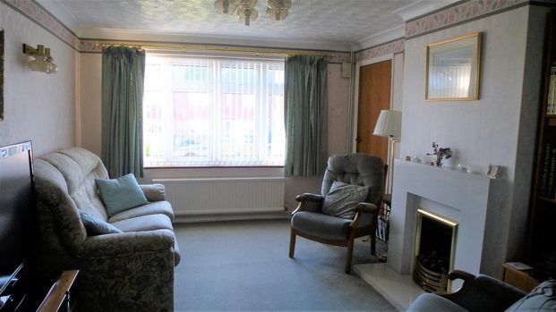 3 bedroom semi-detached house to rent - Photo 1