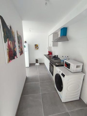 Avinguda de lOnze de Setembre, El Prat de Llobregat, Catalonia 08820 - Photo 5