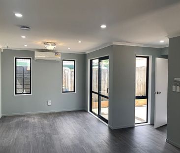 199D Whitney St - Near New- 3 Bedroom Townhouses - Photo 1