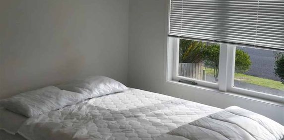 Fully Furnished Studio - Photo 2