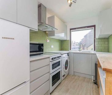 Hillside Close, Banstead, Surrey, SM7 - Photo 2