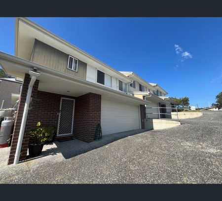 3/112 Wunburra Circle, Pacific Pines, Qld 4211 - Photo 5