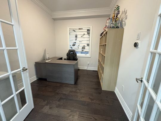 For Lease - 34 Manor Hampton Street, East Gwillimbury, Ontario - Photo 1