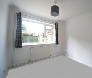 2 bedroom bungalow to rent - Photo 2