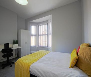 Connaught Road, Liverpool. - Photo 5