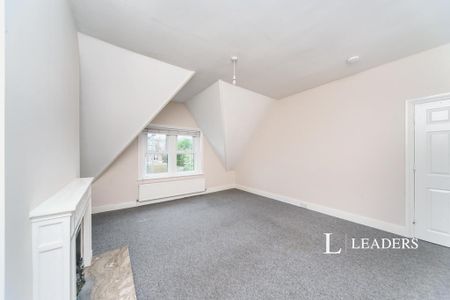 3 bedroom flat to rent - Photo 3
