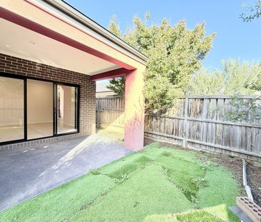 FOUR BEDROOM HOME IN DELARAY ESTATE - Photo 4