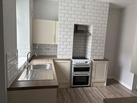 2 bedroom terraced house to rent - Photo 5