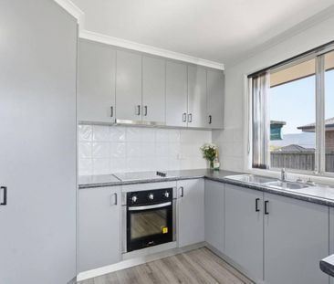 Comfortable Family Home in Convenient Location - Photo 1