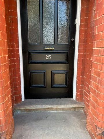 9 bedroom terraced house to rent - Photo 3