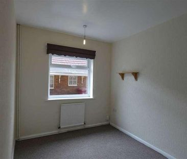 Grammar School Walk, Scunthorpe, DN16 - Photo 2