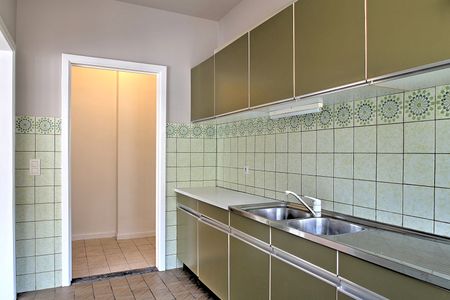 Ruim 2 slaapkamer appartement, zeer verzorgd en in prima staat, op centrale ligging. - Foto 2