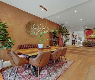 Beautifully presented home within striking distance of both Weybrid... - Photo 4