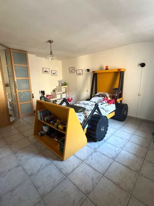 EYRAGUES - Maison de village avec 3 chambres et cour., - Photo 1