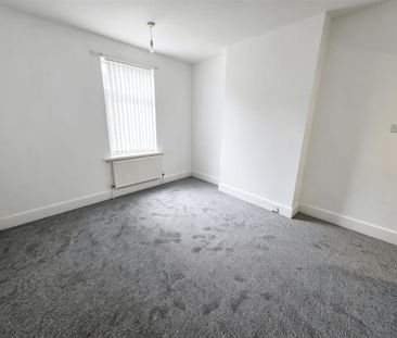 3 bedroom end of terrace house to rent - Photo 5