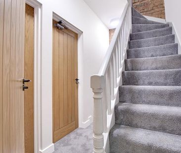 6 bedroom terraced house to rent - Photo 4