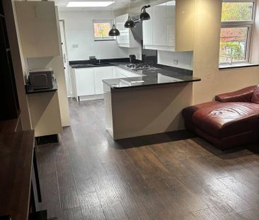 3 bedroom flat to rent - Photo 1