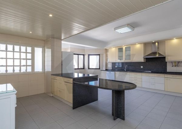 Apartamento T4 em Lisboa