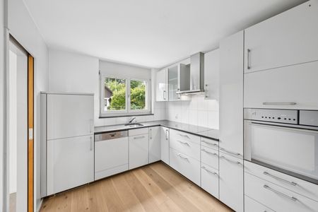 Saniertes 6.5-Zimmer-Einfamilienhaus mit Garten - Foto 3