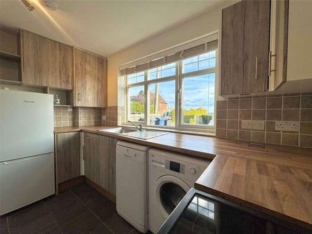 Hill View Road, Farnham, Surrey, GU9 - Photo 3