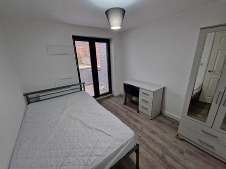 2 Bed Student Accommodation - Photo 3