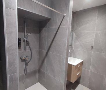 Location appartement rénové 3 pièces 38 m² à Cluses (74300) 4 - Photo 2